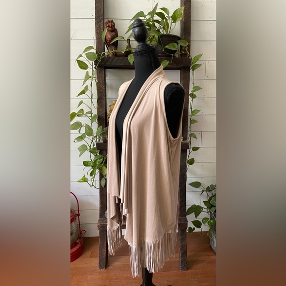 Pink Rose: Tan Vest with Fringed Trim - Picture 11 of 17